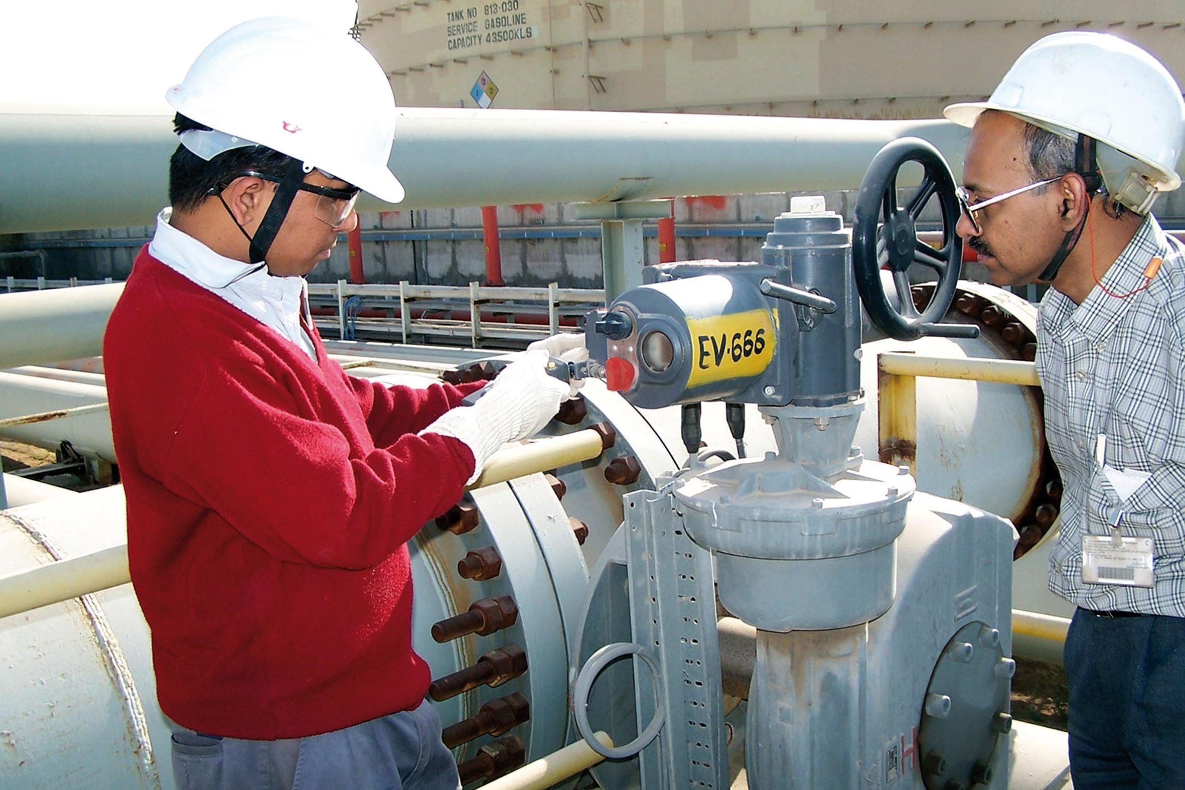 One of the many IQ actuator installations at the Reliance Jamnagar refinery.